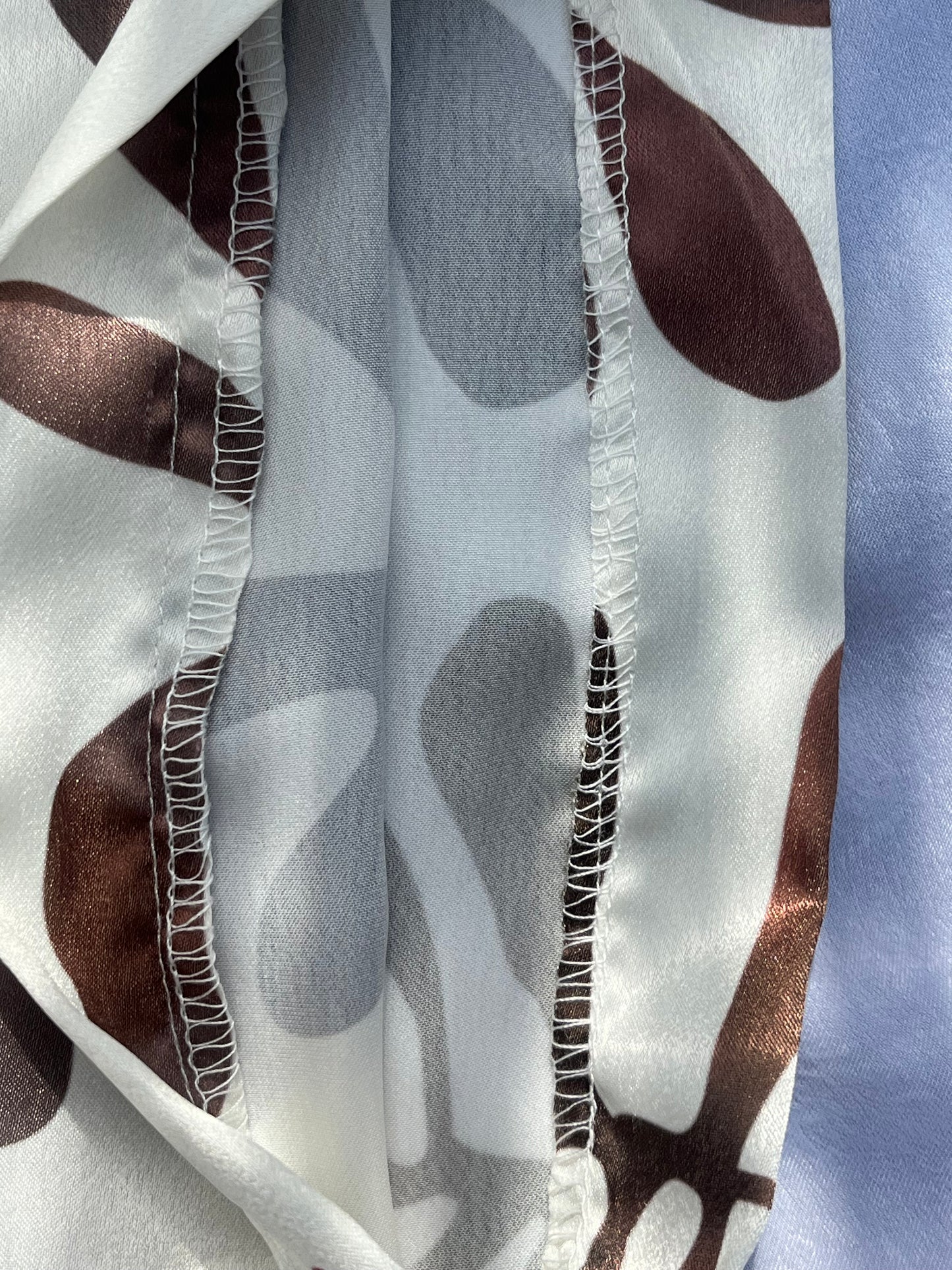 Blouse Cache-cœur satiné motifs marrons