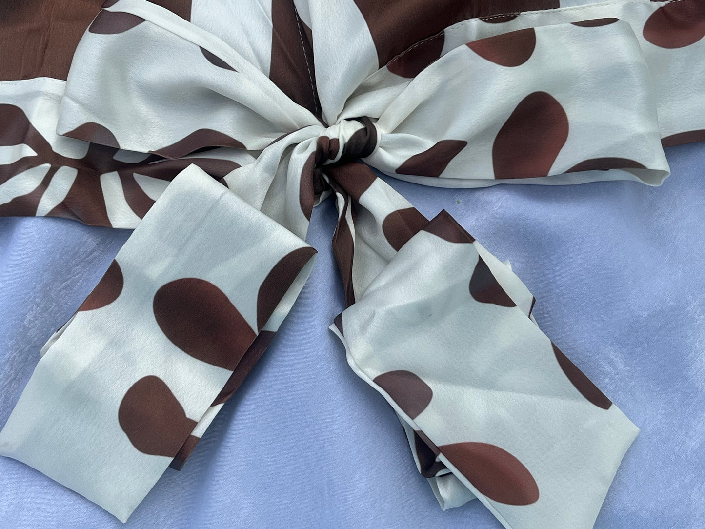 Blouse Cache-cœur satiné motifs marrons