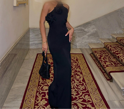 Robe Longue Noire Élégante avec Détails Roses