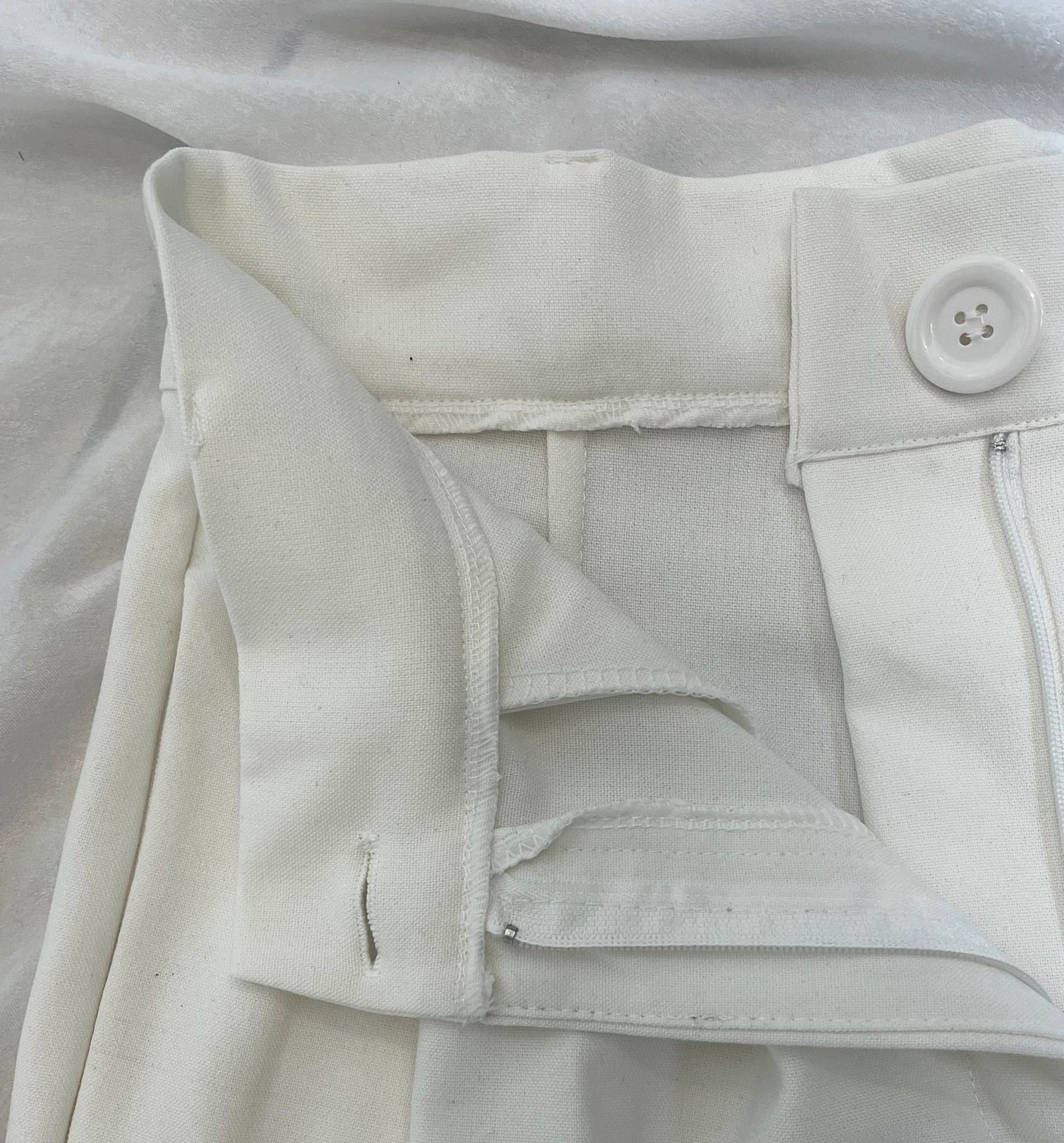 Schicke ecrufarbene Damenhose