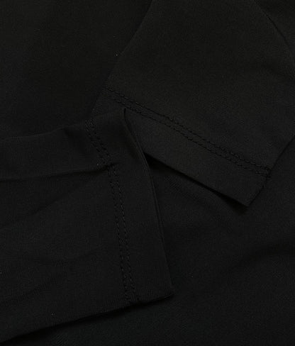 Figurbetontes Kleid mit quadratischem Ausschnitt